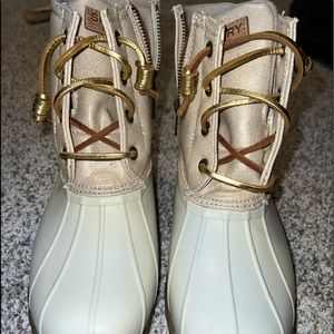 sperry duck boots!